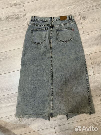 Джинсовая юбка длинная с разрезом