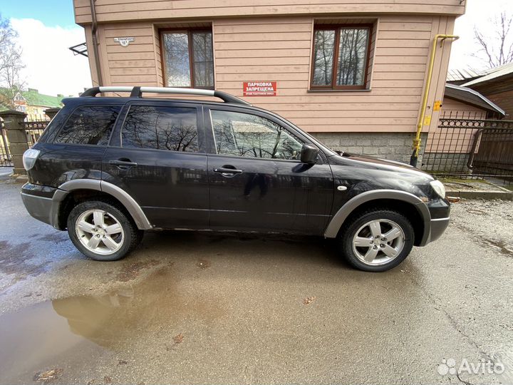 Mitsubishi Outlander 2.4 AT, 2005, 230 900 км