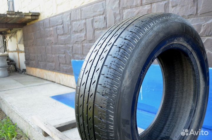 Nexen Roadian 571 235/65 R17