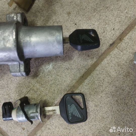 Комплект замков на Honda cbr 600 f4