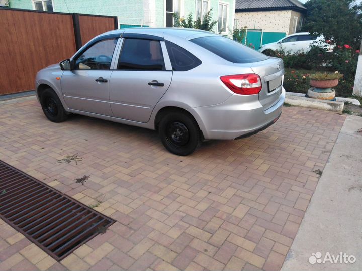LADA Granta 1.6 МТ, 2015, 124 000 км