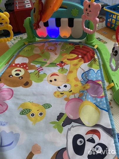 Развивающий коврик с пианино