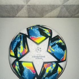 Футбольный мяч champions league