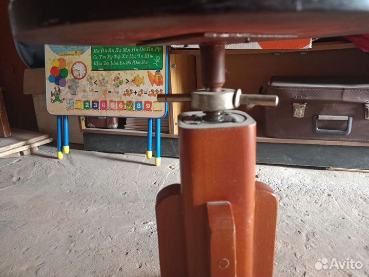 Стул для пианино