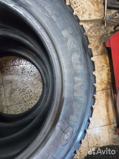 Kumho I'Zen Wis KW19 235/55 R17 103T