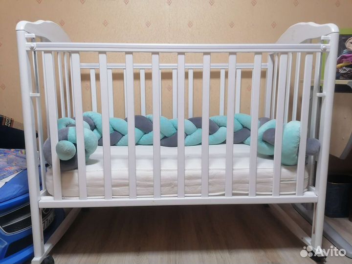 Детская кроватка