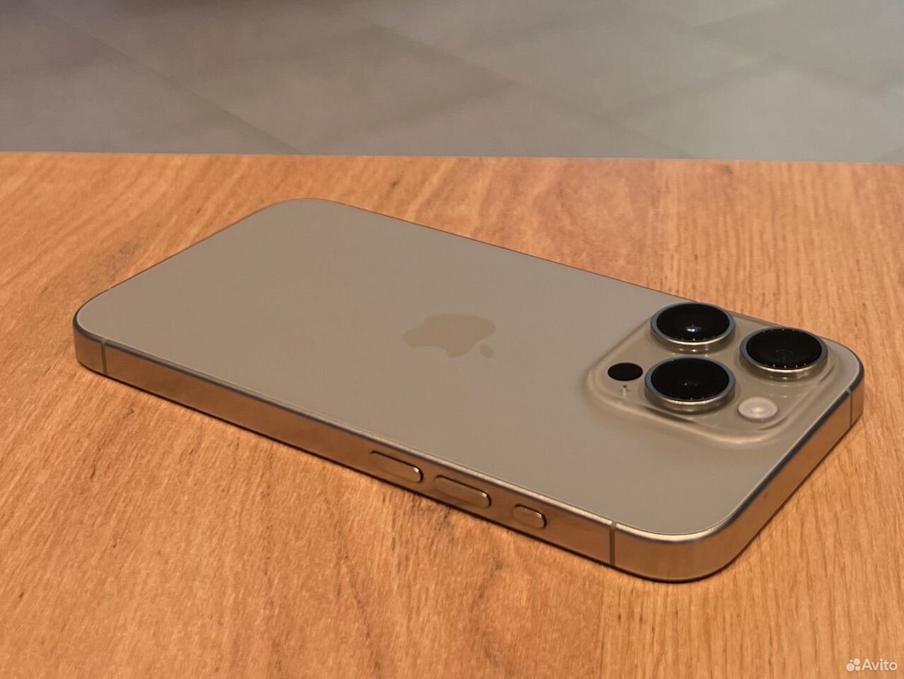 iPhone 15 Pro, 256 ГБ