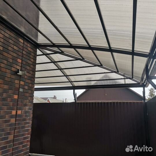 Навес из поликарбоната