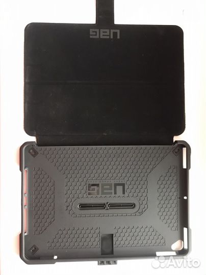 Защитный чехол UAG для iPad