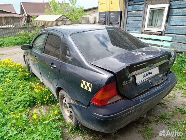 Ford Focus 1.8 МТ, 2003, битый, 269 000 км