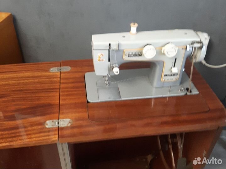 Швейная машина Чайка 3