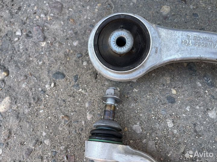 Передние рычаги левый и правый на BMW G20