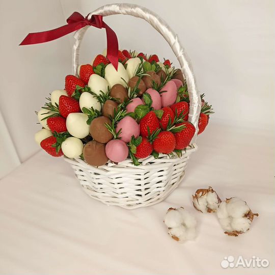 Клубника в шоколаде подарок