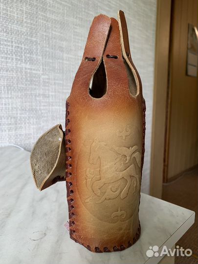 Чехол из кожи на бутылку