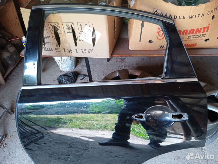 Задний левый дверь на Infiniti FX50