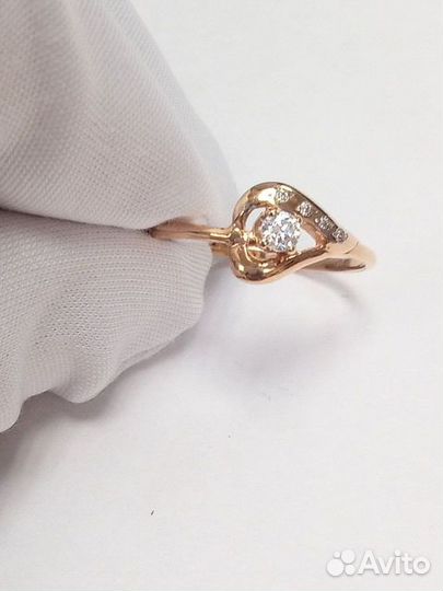 Золотое кольцо с камнем 16,5р