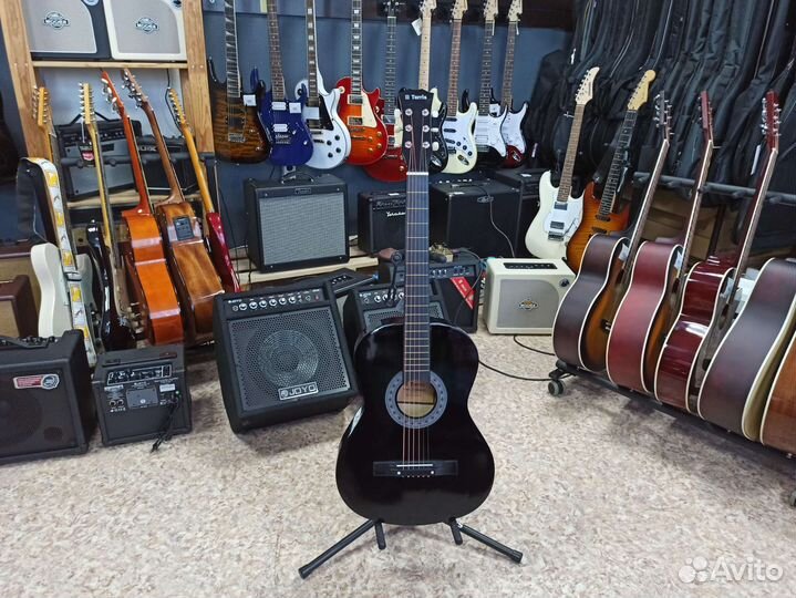 Акустическая гитара