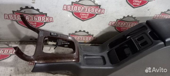 Бардачок между сиденьями Subaru Legacy BH5