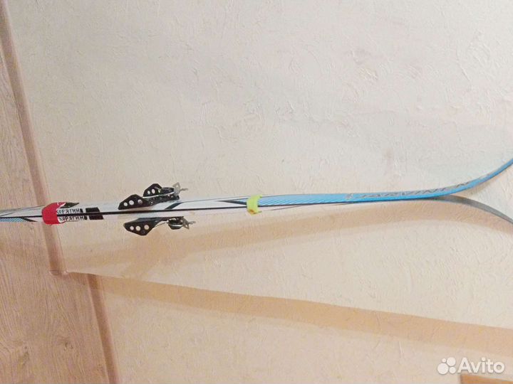 Лыжная палка одна,лыжи -140, ботинки, размер 32