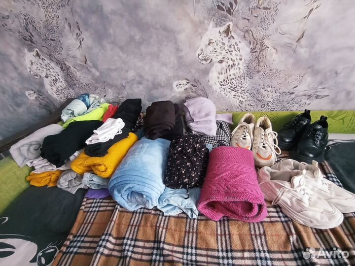 Большой пакет одежды и обуви для подростка