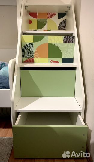 Двухъярусная кровать