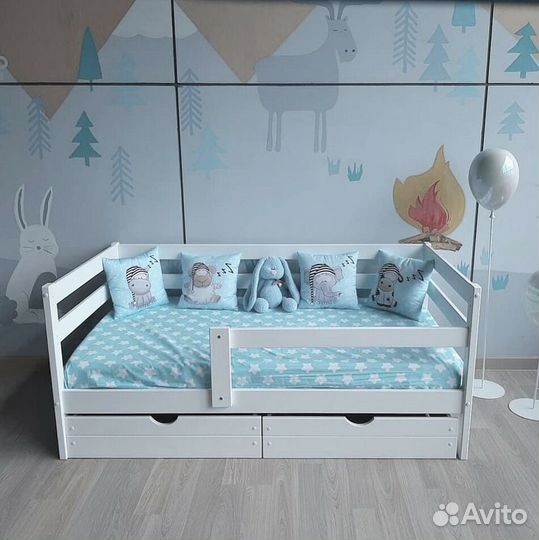 Кроватка высокий борт софа из натурального дерева