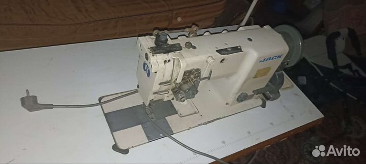 Швейная машина jack