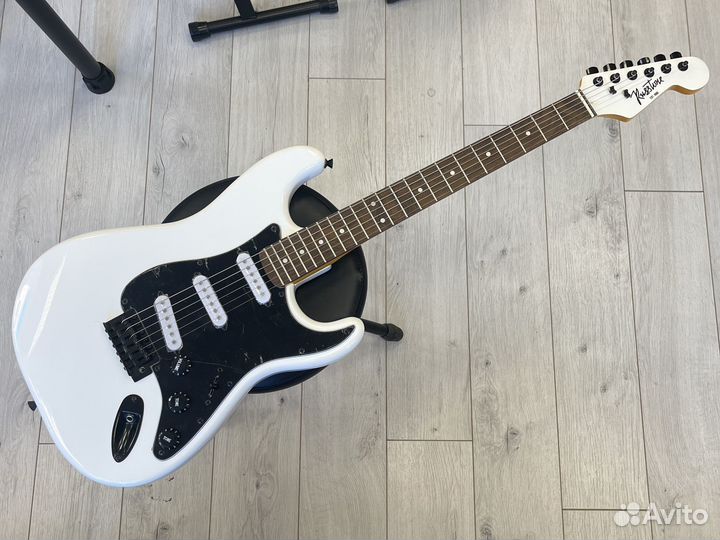 Электрогитара Russtone с чехлом