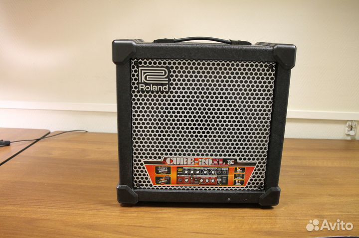 Комбик Roland cube 20xl