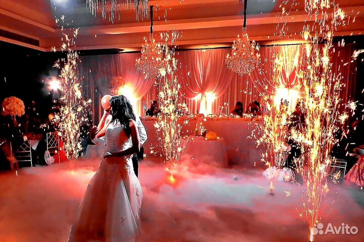 Холодные фонтаны и тяжелый дым на мероприятие