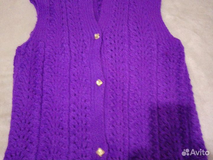 Жилетка женская вязаная