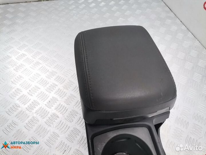 Консоль салона (центральная часть) Volvo S40 2