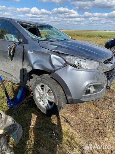 Hyundai ix35 2.0 AT, 2011, битый, 200 000 км