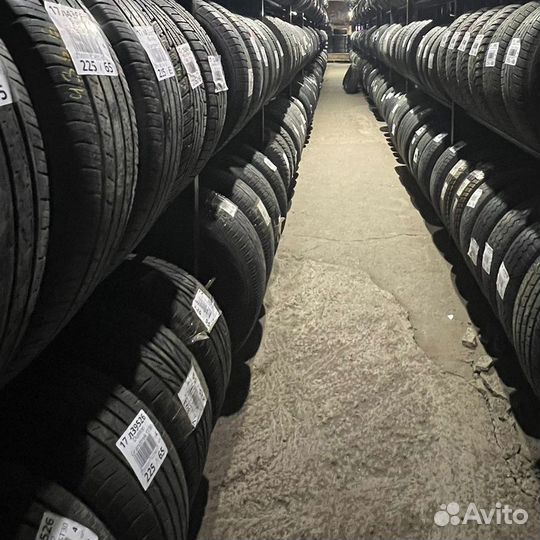 Toyo Tranpath MPZ 215/60 R17 96H