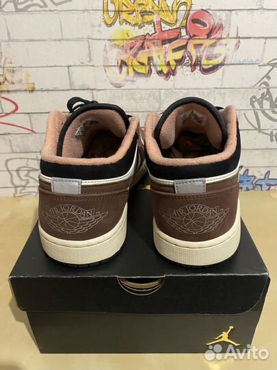 Jordan 1 Low Mocha