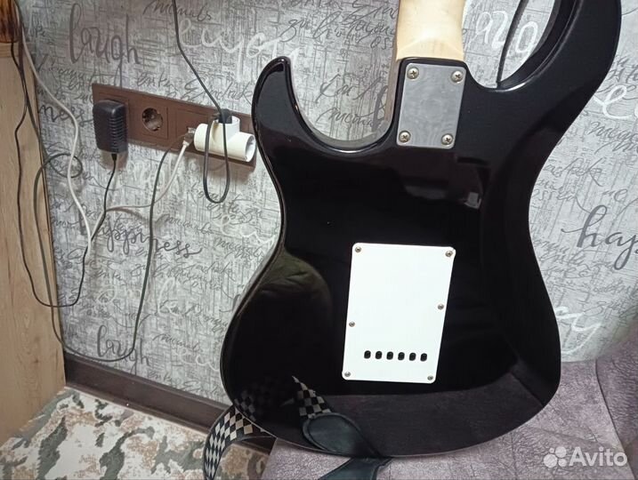 Электро гитара yamaha pacifica 012