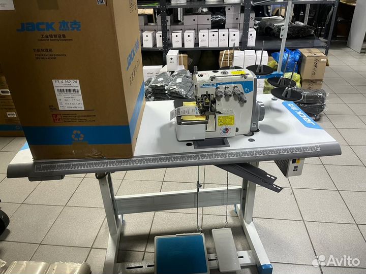 Оверлок 4-х нитка со столом Jack E3-4-М2-24