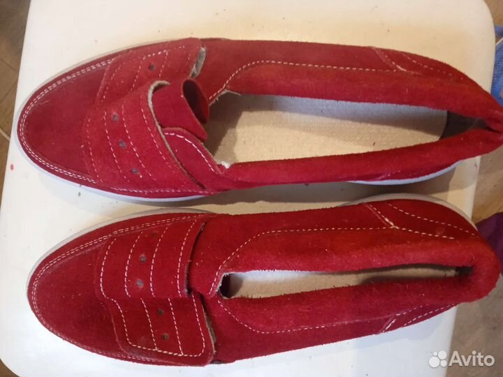 Кроссовки женские