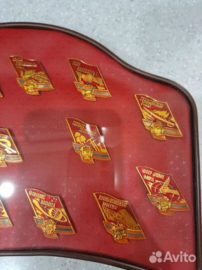 Настенный флаг со значками