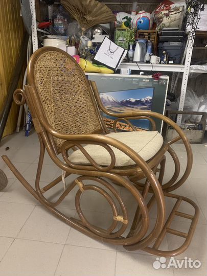 Кресло качалка ротанг