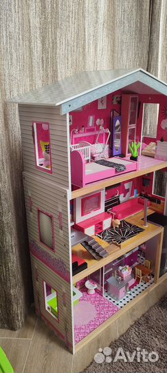 Большой кукольный домик