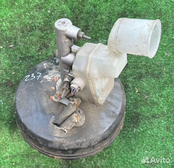 Вакуумный усилитель тормозов Toyota Rav4 2002