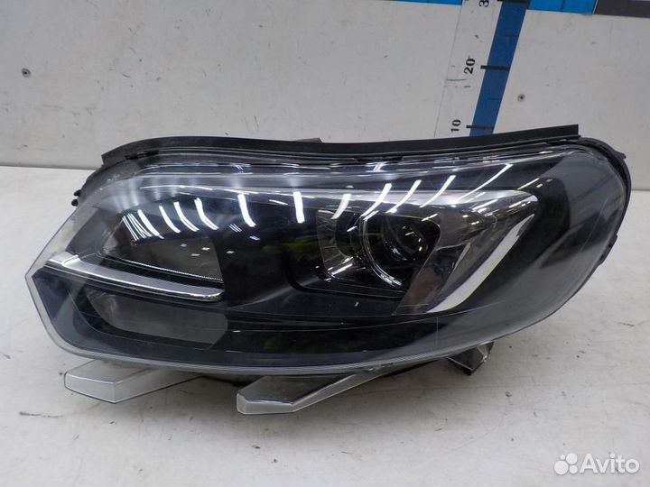 Фара левая Opel Zafira Life