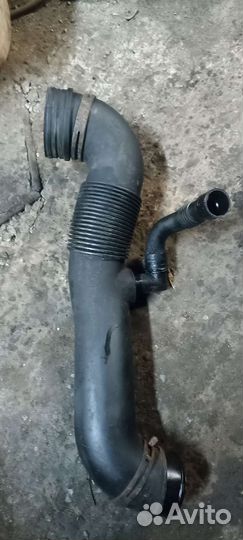 Патрубок воздушного фильтра vw transporter t5 1.9
