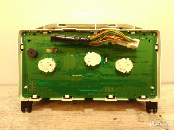 Панель приборов Nissan Note E11 HR16DE 2008