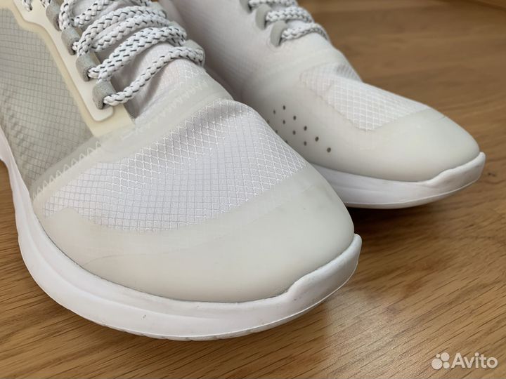 Кроссовки Lacoste женские
