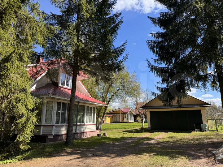 Дом 184,8 м² на участке 22 сот.