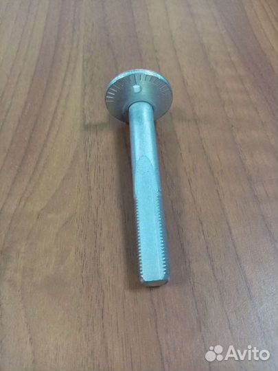 Болт сход-развала задний mitsubishi