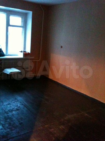 Комната 18 м² в 3-к., 2/2 эт.