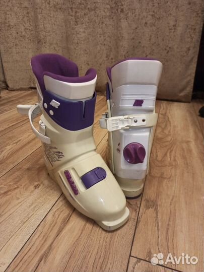 Горные лыжи и ботинки